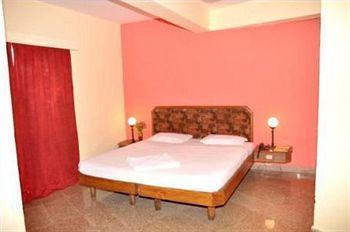 Hotel Charring Cross Утакаманд Экстерьер фото