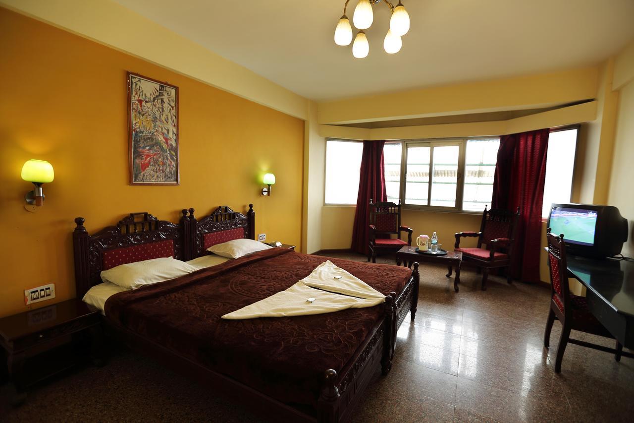 Hotel Charring Cross Утакаманд Экстерьер фото