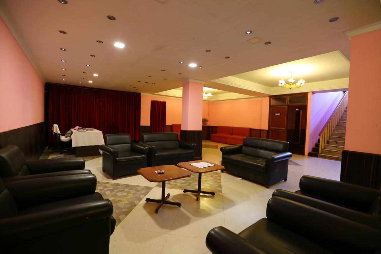 Hotel Charring Cross Утакаманд Экстерьер фото